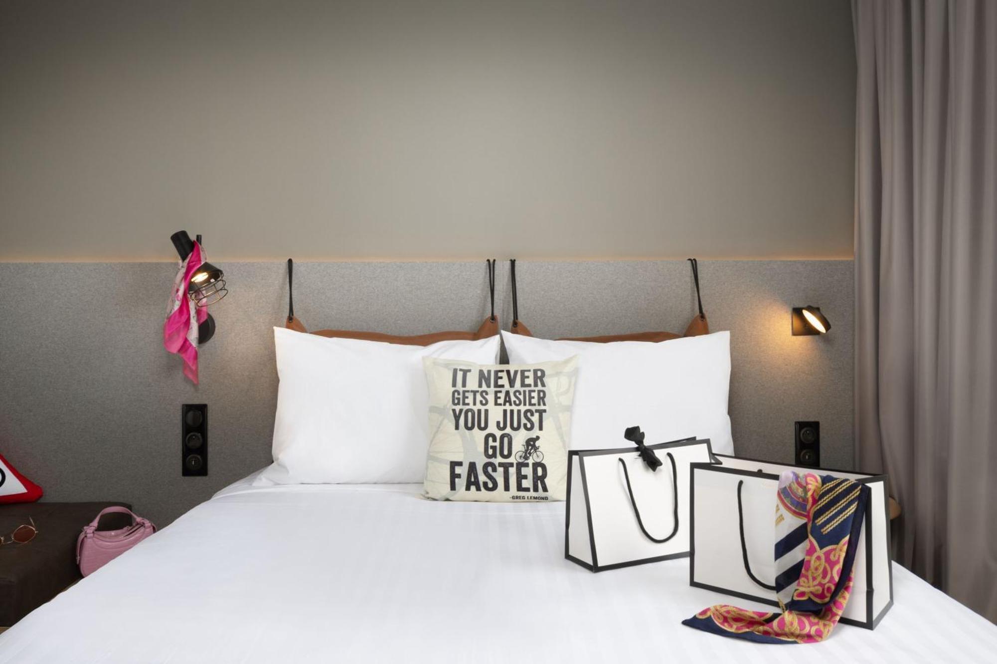 Moxy Paris クラマール エクステリア 写真