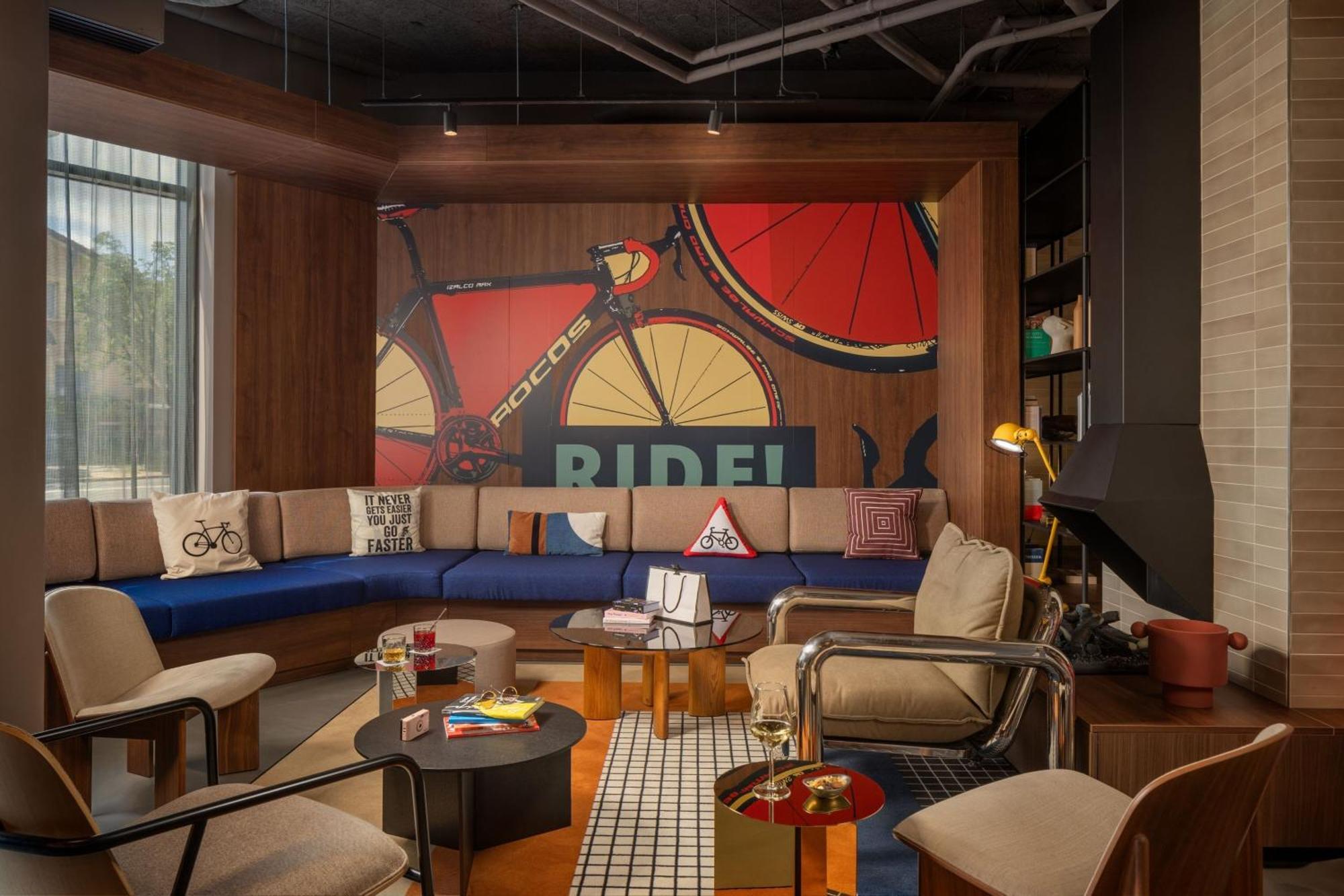 Moxy Paris クラマール エクステリア 写真