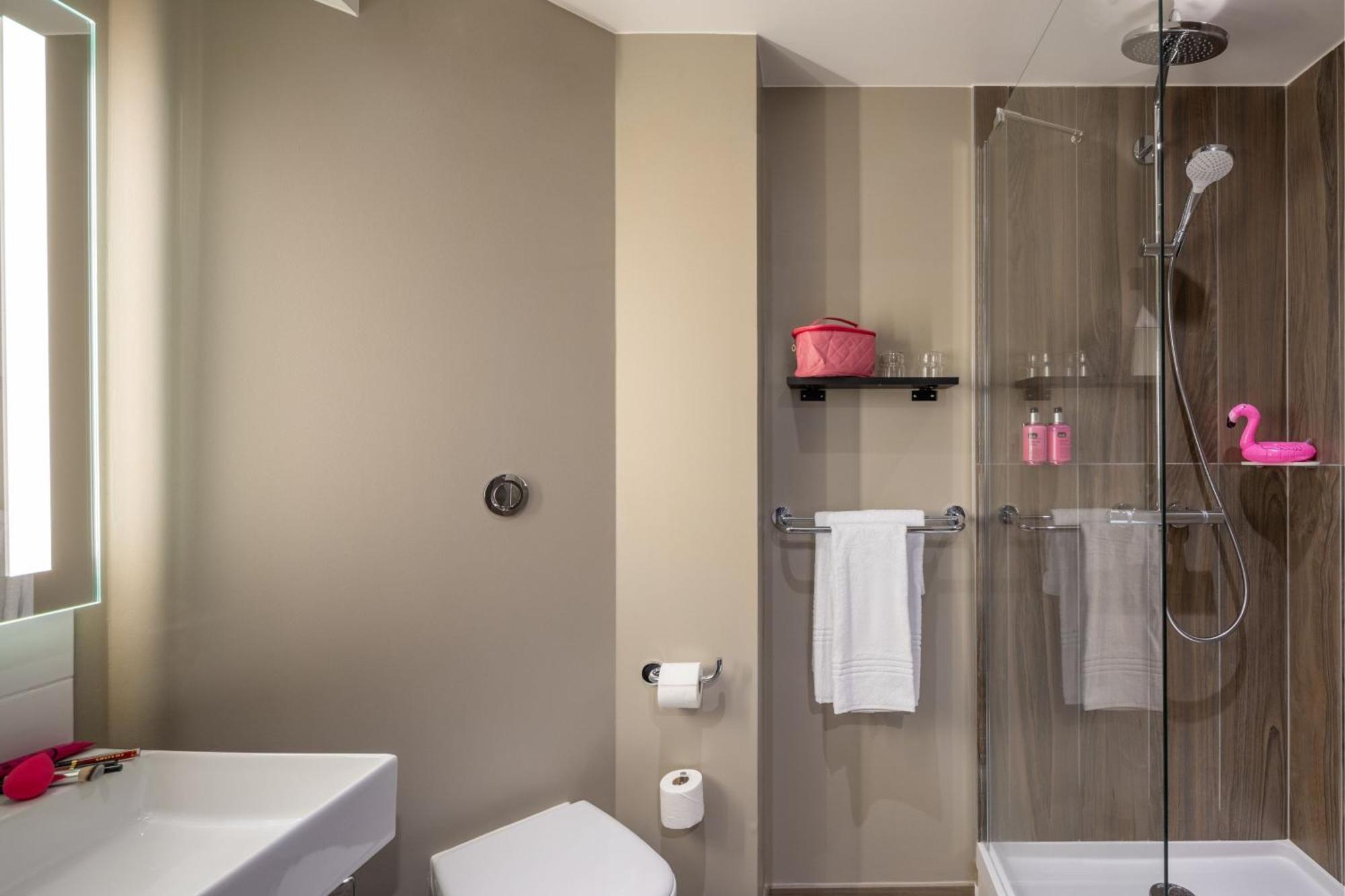 Moxy Paris クラマール エクステリア 写真