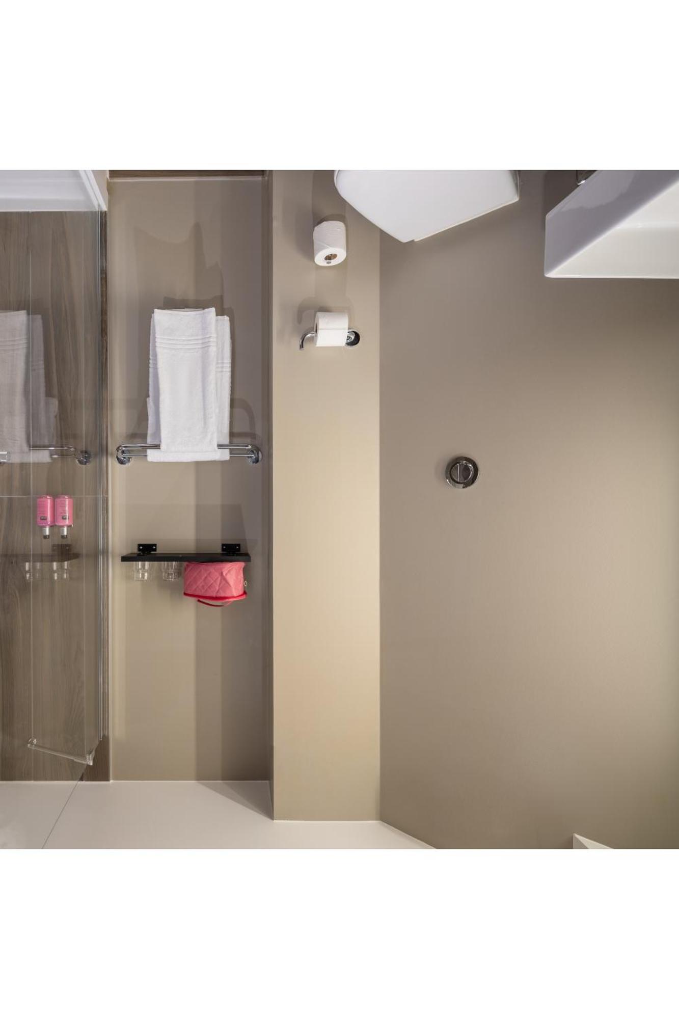 Moxy Paris クラマール エクステリア 写真